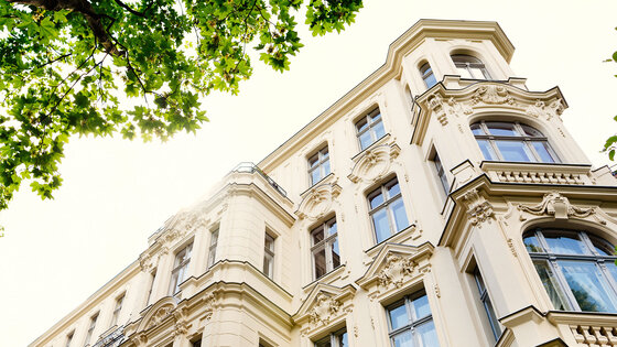 Hier erwerben Sie einen Anteil an einem neu gebauten oder sanierten, vermieteten Zinshaus. 10-Jahres-Zinshaus